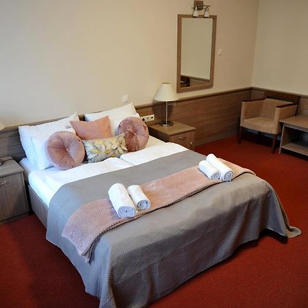 Hotel Harom Gunar ケチケメート エクステリア 写真